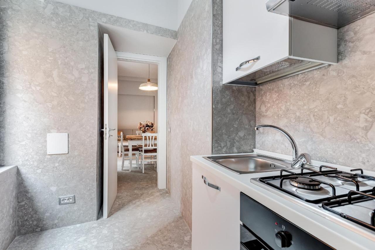 Trevi Fountain - Shabby - Romedreamhome Exteriör bild